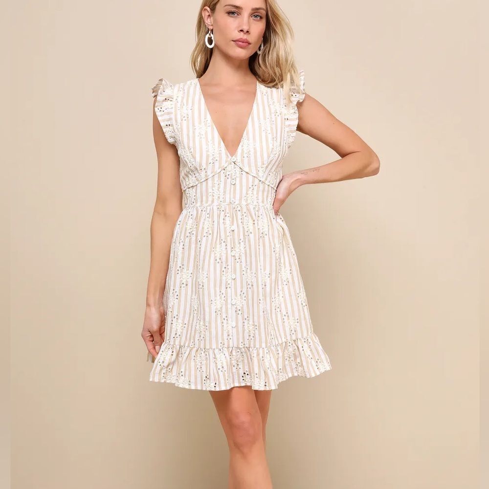 Lulus Sunny Crush Striped Embroidered Mini Dress Beige/Ivory M NWT IN PACKAGE - Picture 3 of 11